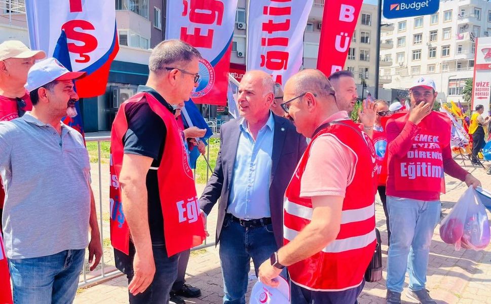 Özdeniz, 1 Mayıs kutlamalarına katıldı