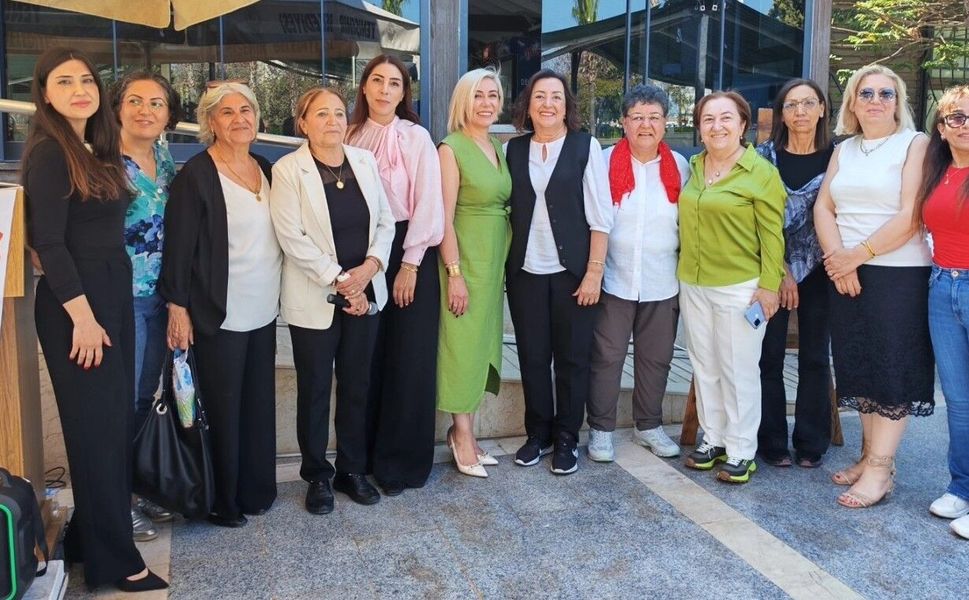 Mersin Cemevi’nde Anneler Günü Türkülerle Kutlandı