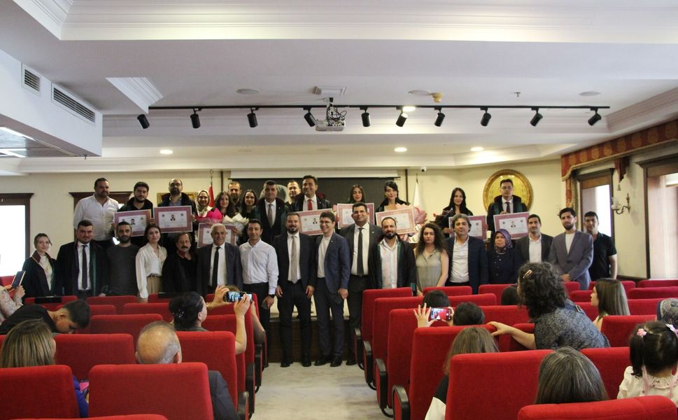Mersin Barosu'ndan 9 stajyer avukata ruhsat töreni