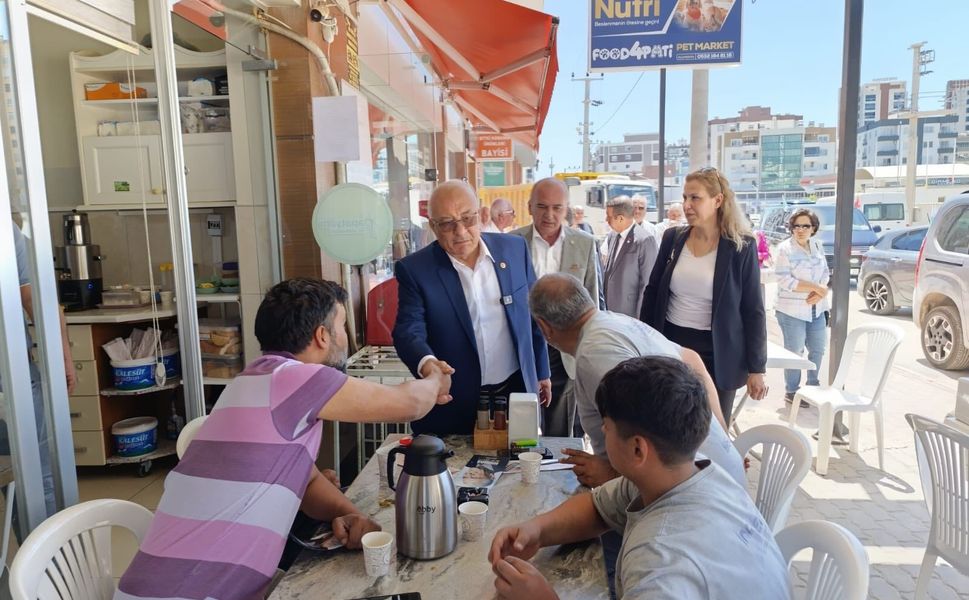 İYİ Parti’den Kuyuluk esnafına ziyaret