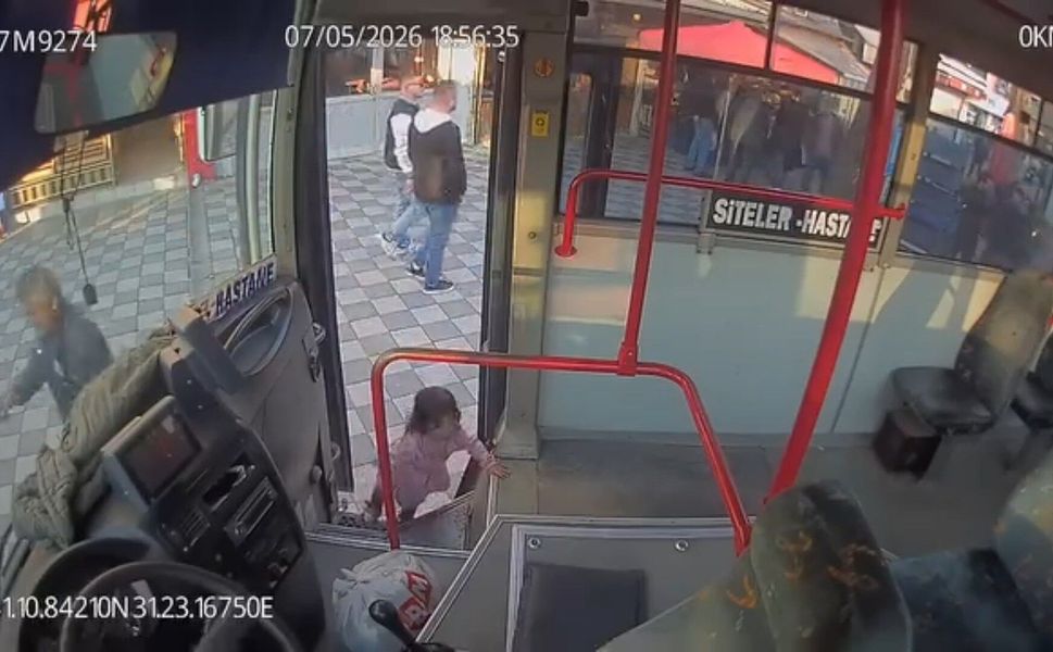 2 yaşındaki çocuk emekleyerek halk otobüsüne binip ailesini aradı
