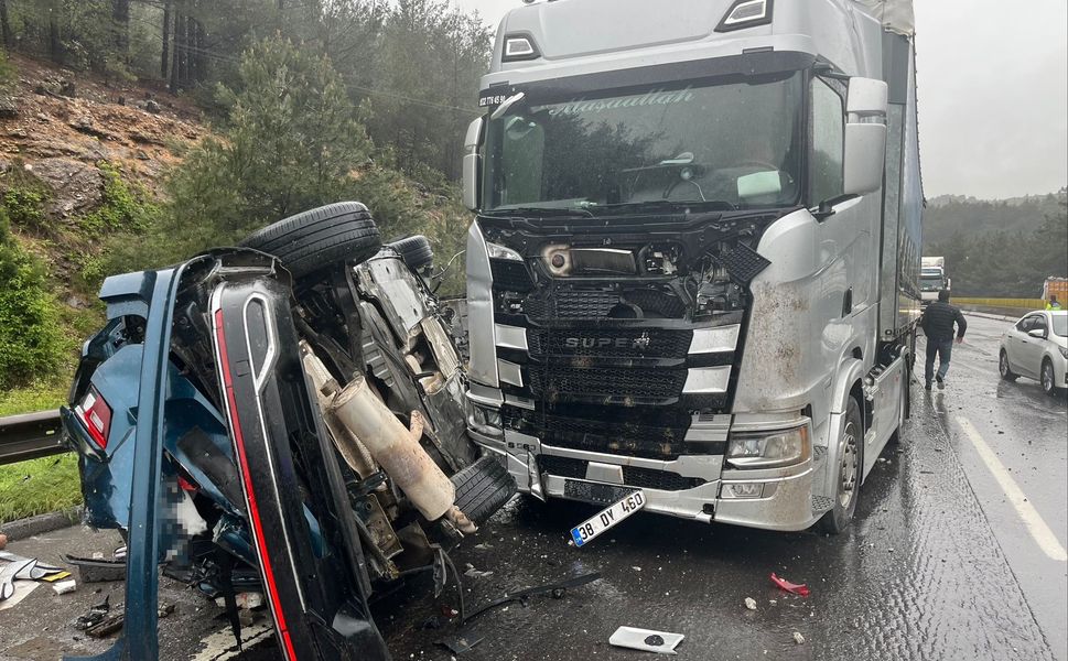 Tarsus'ta zincirleme kaza can aldı