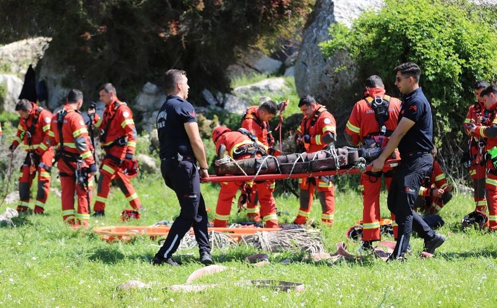 Mersin Büyükşehir'den itfaiye personellerine yönelik uygulamalı eğitim