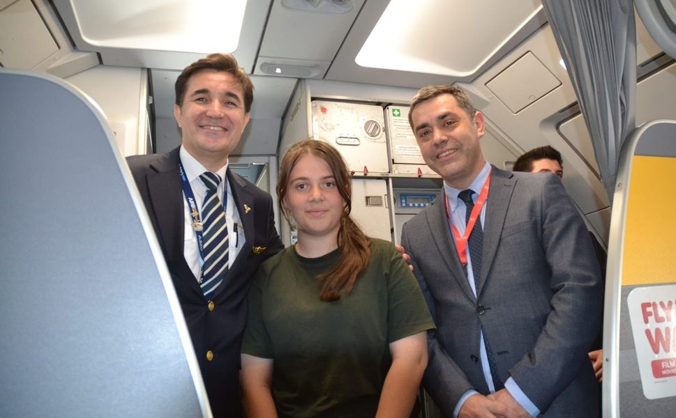 Çukurova Havalimanı minik misafirlerini ağırladı