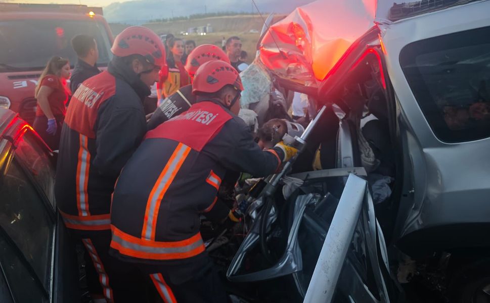 Mersin'de zincirleme kaza: 1 ölü, 5 yaralı