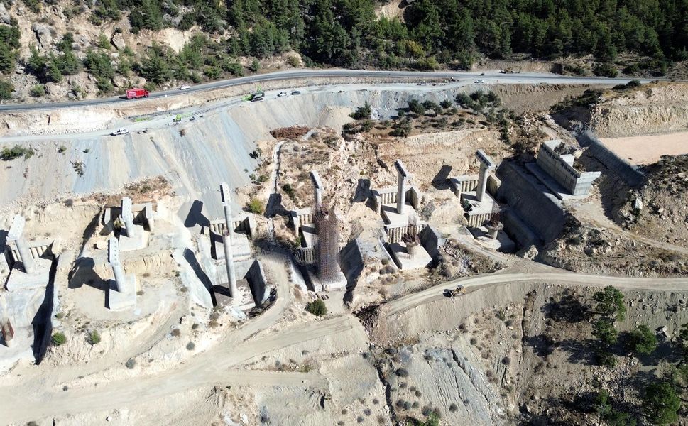 Bakan Uraloğlu: "Silifke-Mut-Sertavul yolu 2030’da bitecek"