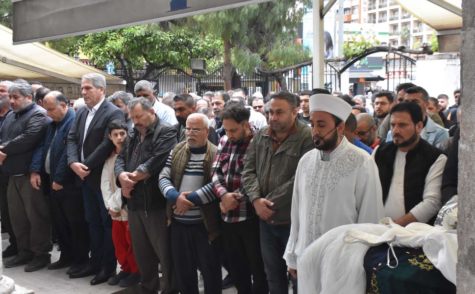 Estetik ameliyatı kabusa döndü: Genç kadın gelinlikle defnedildi