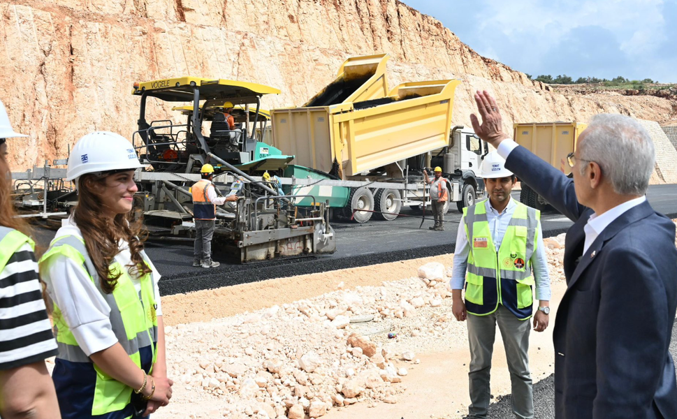 Çeşmeli-Kızkalesi Otoyolu Projesi'nde büyük ilerleme