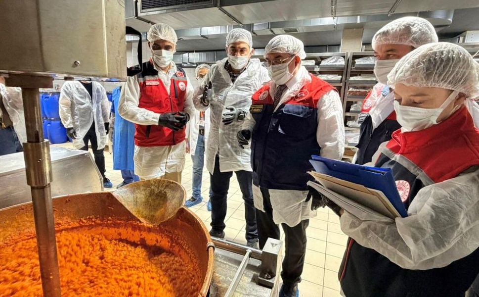 Mersin'de bayram öncesi sıkı takip: Gıda denetimleri artırıldı