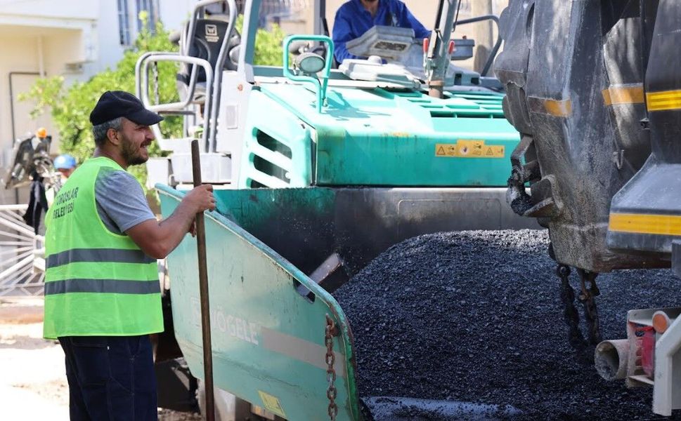 Toroslar Belediyesi'nden asfalt yenileme çalışması