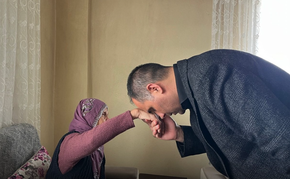 AK Parti heyetinden Tarsus’ta taziye ziyaretleri