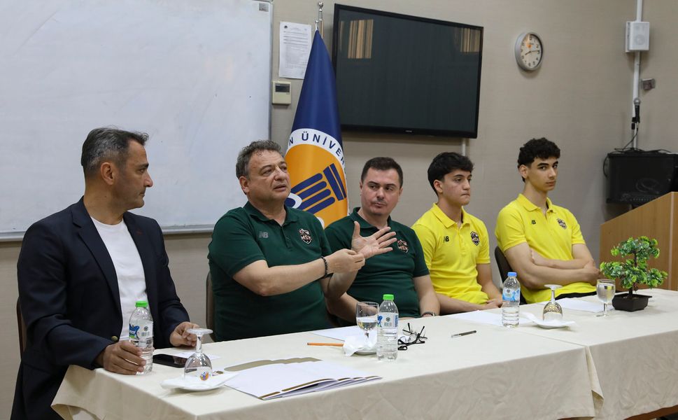 Mersin Üniversitesi’nden basketbol altyapısı paneline yoğun ilgi
