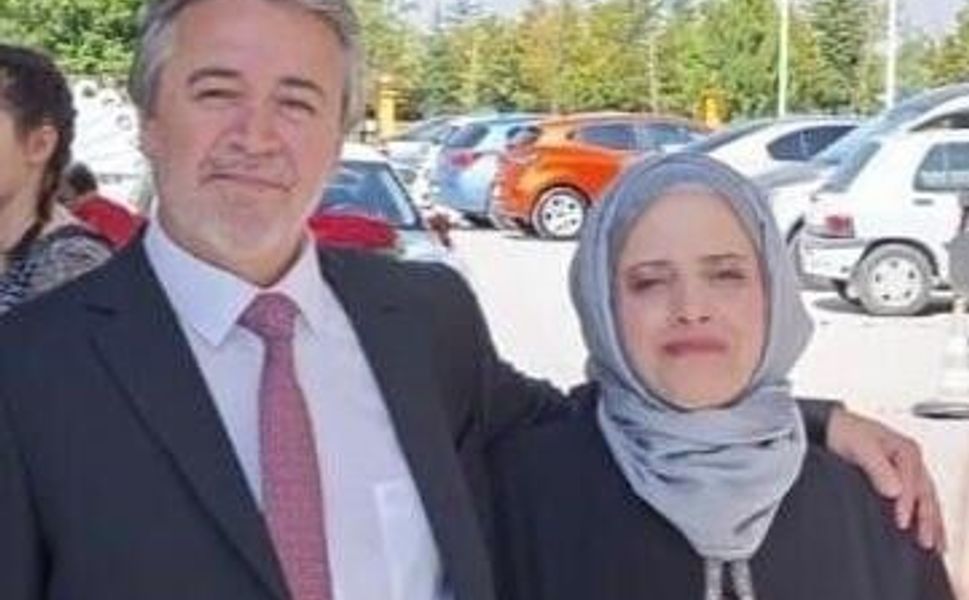 Oğulları tarafından hayattan koparılan çift, toprağa verildi