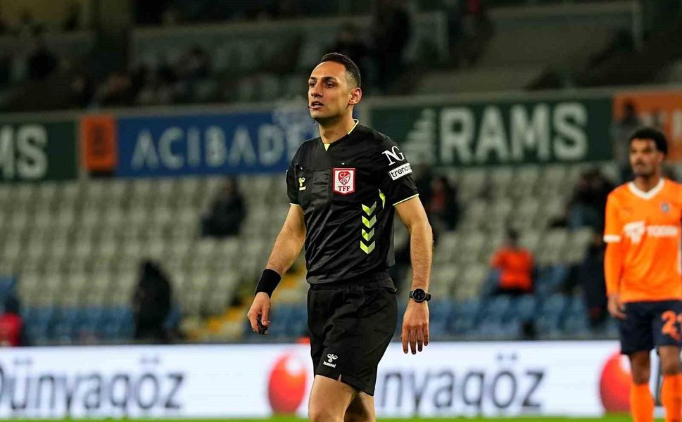 Mersinli Oğuzhan Aksu Türk Hakemliğinin Gururu Oldu