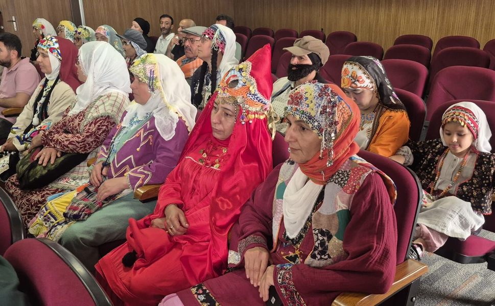 Yöresel kıyafetlerle Müzeler Günü kutlaması