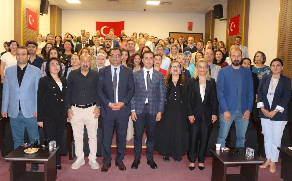 Mersin’de “Bebek Dostu” sağlık kuruluşlarına plaket ve belgeleri takdim edildi
