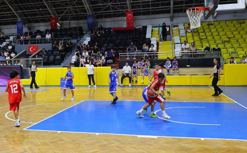 Özel İstek Okulları Minik Erkekler Basketbolda İl Şampiyonu oldu