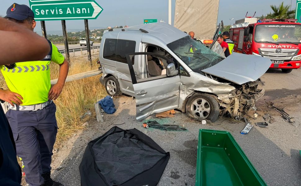 Tarsus’ta feci kaza: 1 ölü, 4 yaralı