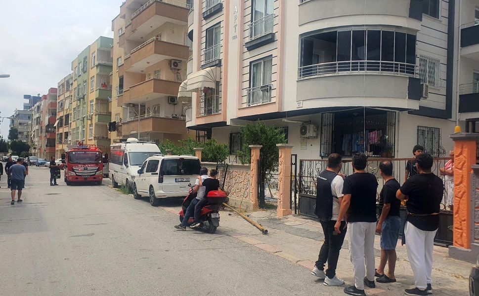 İskele halatı koptu, 2 işçi metrelerce yükseklikten düştü