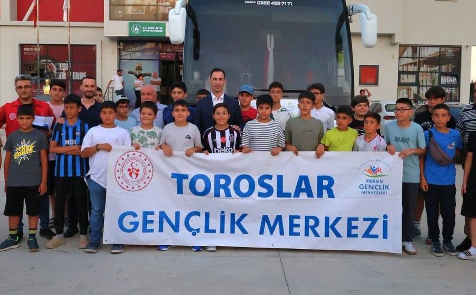 32 genç Bursa Karacaali Gençlik Kampı için yola çıktı