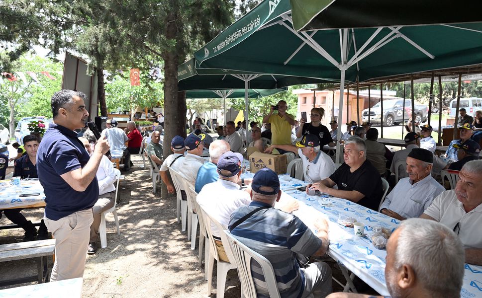Mersin Büyükşehir Belediyesi, Babalar Günü dolayısıyla şehit babaları, gaziler ile emekli askerleri ile buluştu