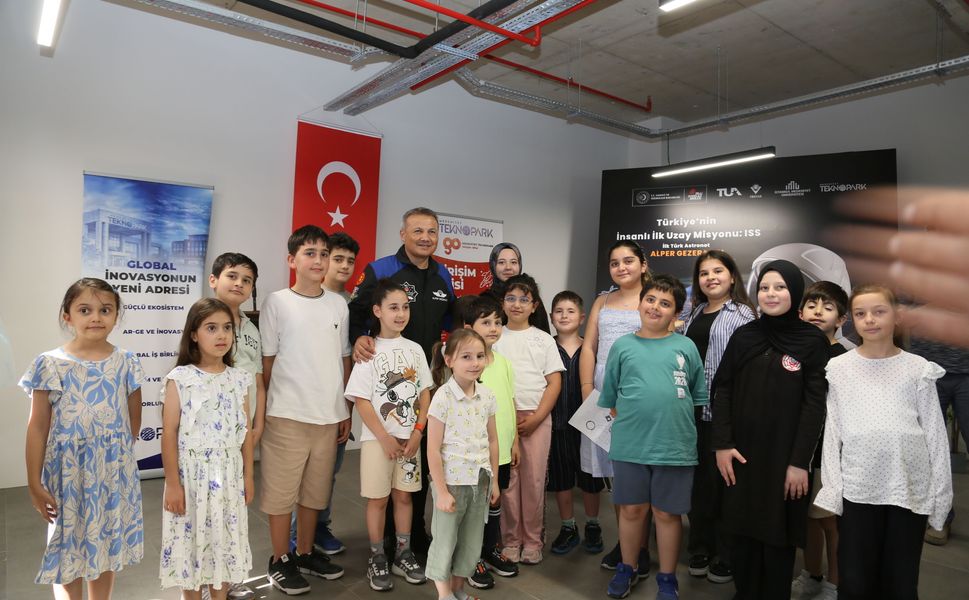 Türkiye'nin ilk Astronotu Gezeravcı'dan geleceğe ilham veren söyleşi