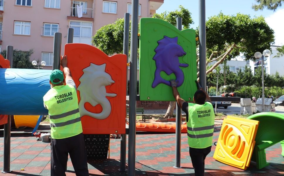 Toroslar'da parklar yenileniyor
