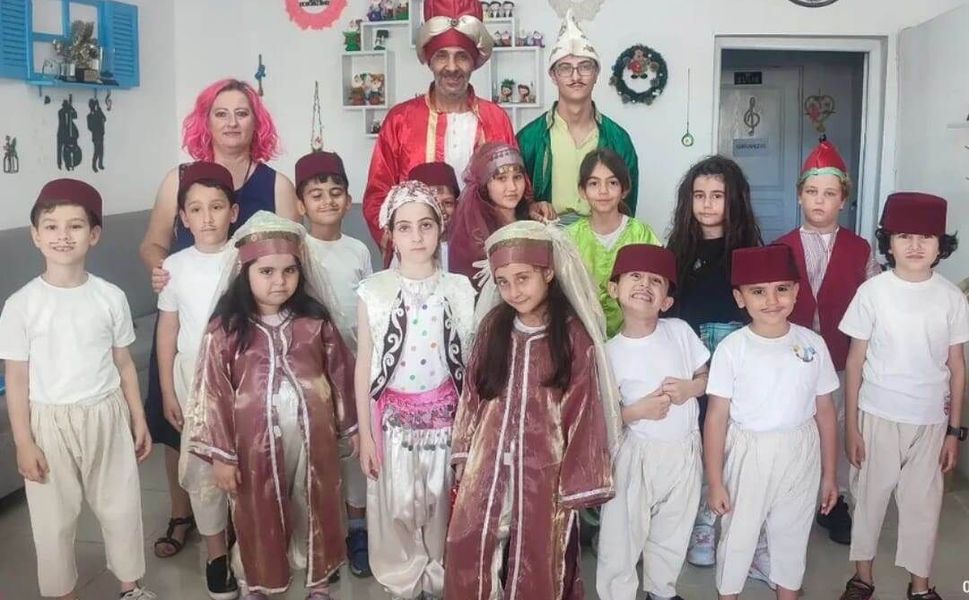 Üçgen Tiyatro iki yeni komedi oyunu için oyuncu arıyor