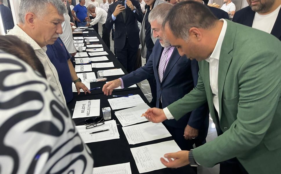 Kıratlı: "Belediye başkanlığı mazeret değil, hizmet üretme makamıdır"