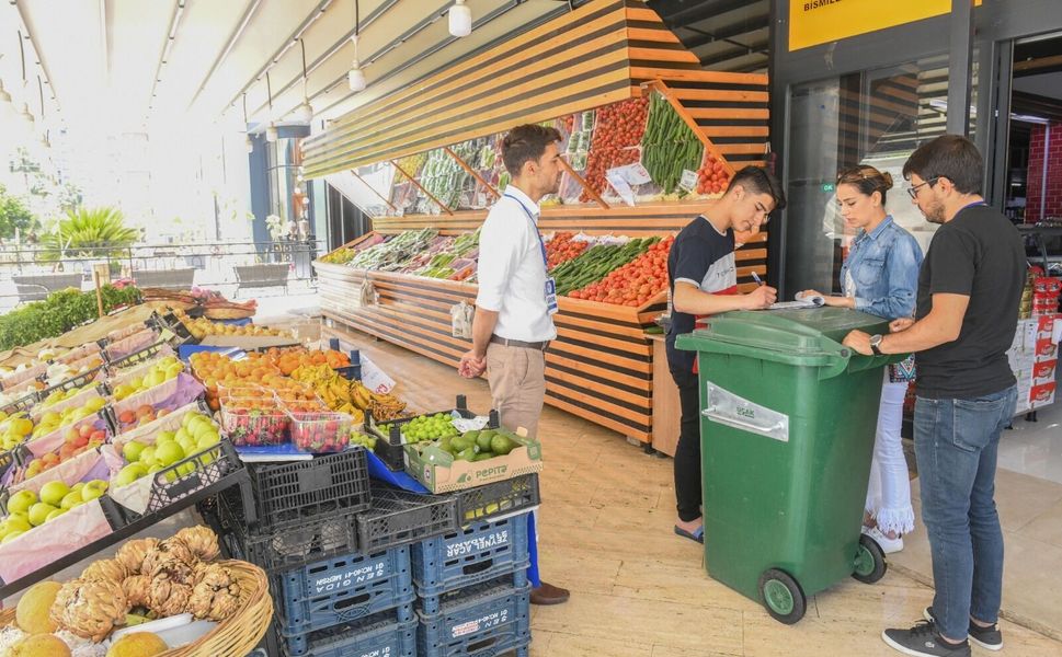 Tonlarca atık geri dönüştürülerek doğaya nefes kazandırılıyor