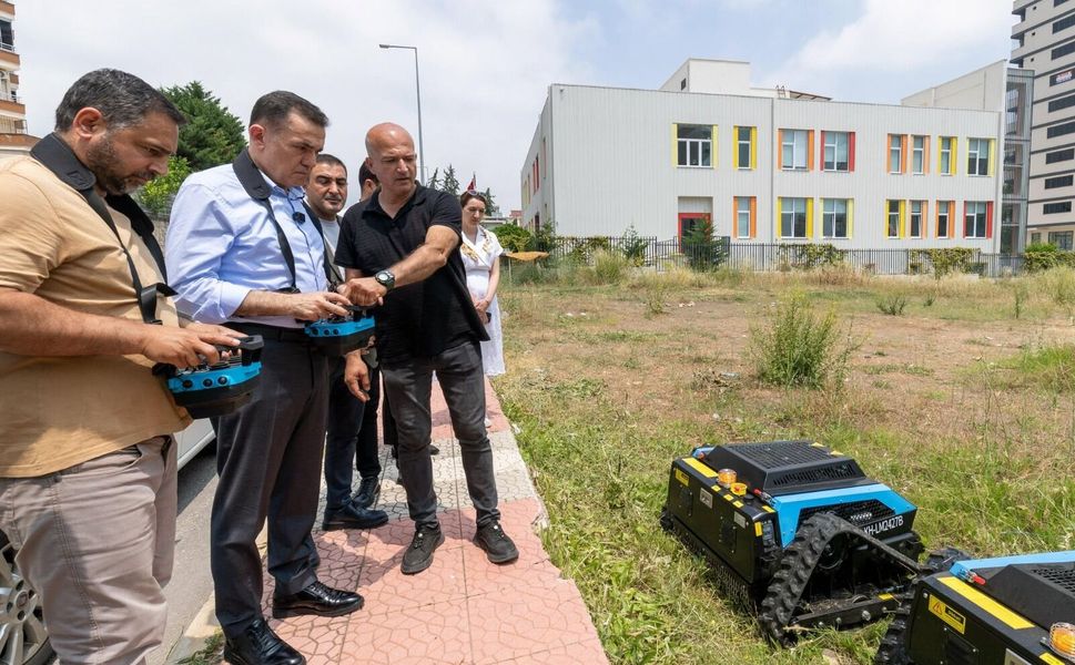 Yenişehir Belediyesi makine parkuruna yeni araç kazandırdı