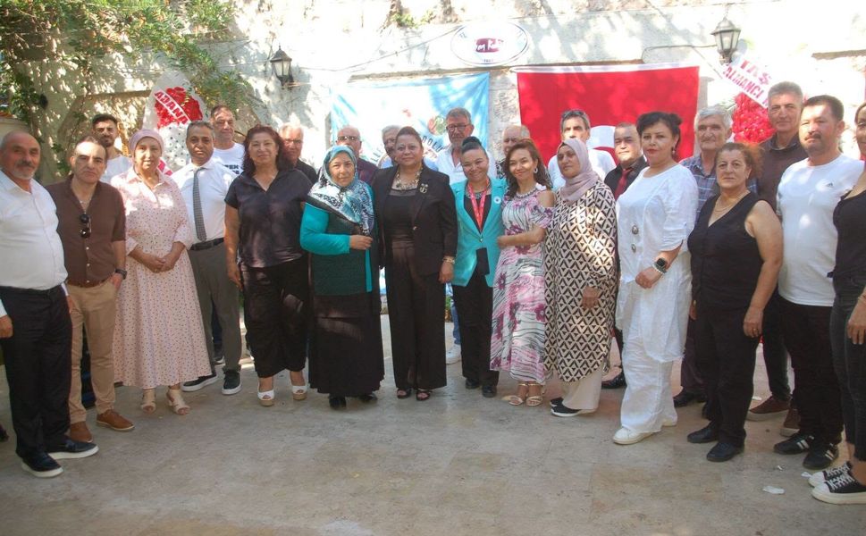 Müslüman Milletler Anadolu Turan Derneğinden türkülü kongre