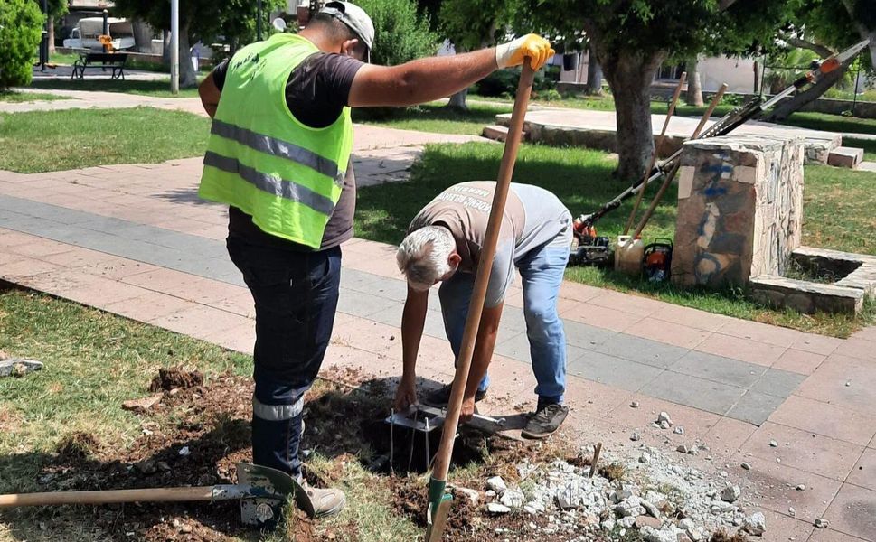 Akdeniz'de parklara bakım seferberliği