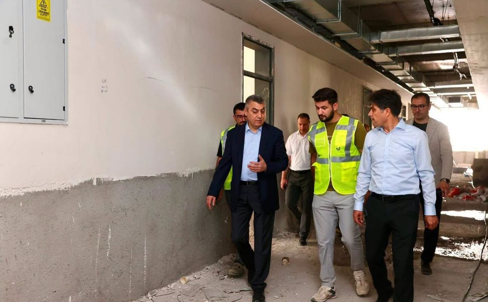 Vali Toros, Tarsus'taki okul inşaatlarını yerinde inceledi