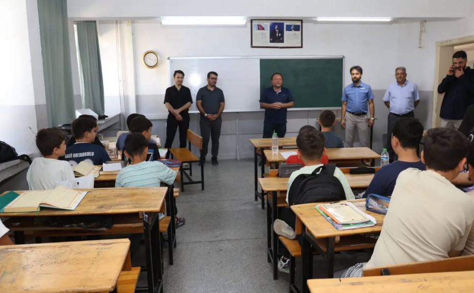 Başkan Orhan'dan yatılı Kur'an kursuna ziyaret