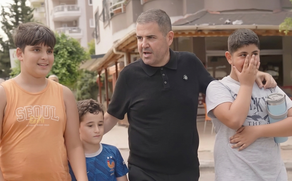 Başkan Tuncer'den çocuklara dondurma sürprizi