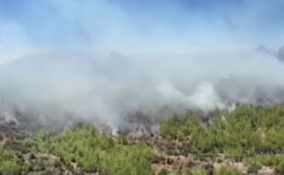 Aydıncık'ta 80 ev tahliye edildi