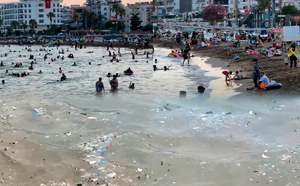 Denizlerdeki kirliliğe tek çözüm plastik ithalatını yasaklamak