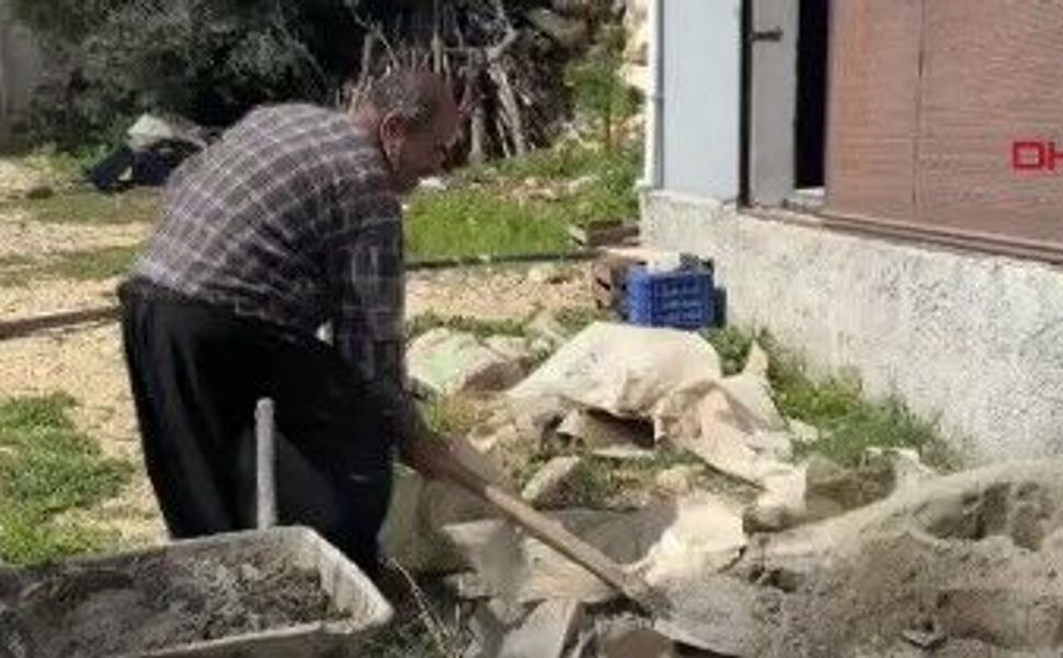 Erdemli'nin son taş duvar ustalarından 50 yıllık emek