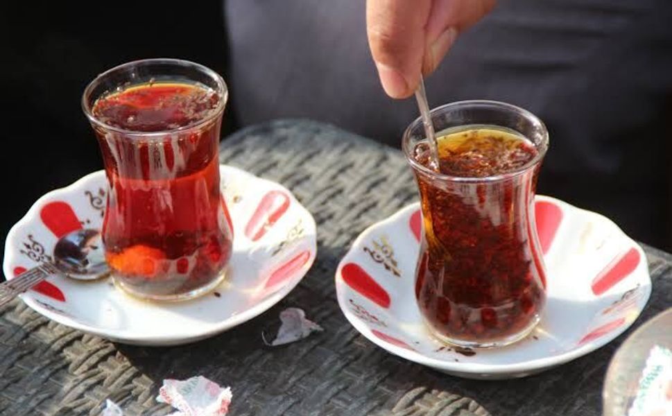 İki çay markasına yasaklı boya şoku