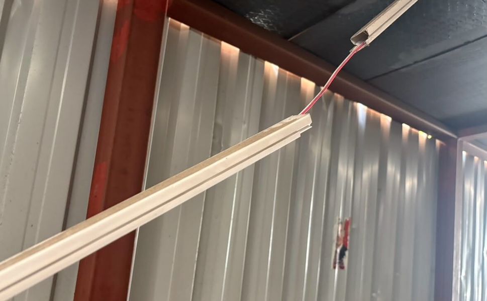 Kapatılan 118. Cadde’de elektrik tehlikesi