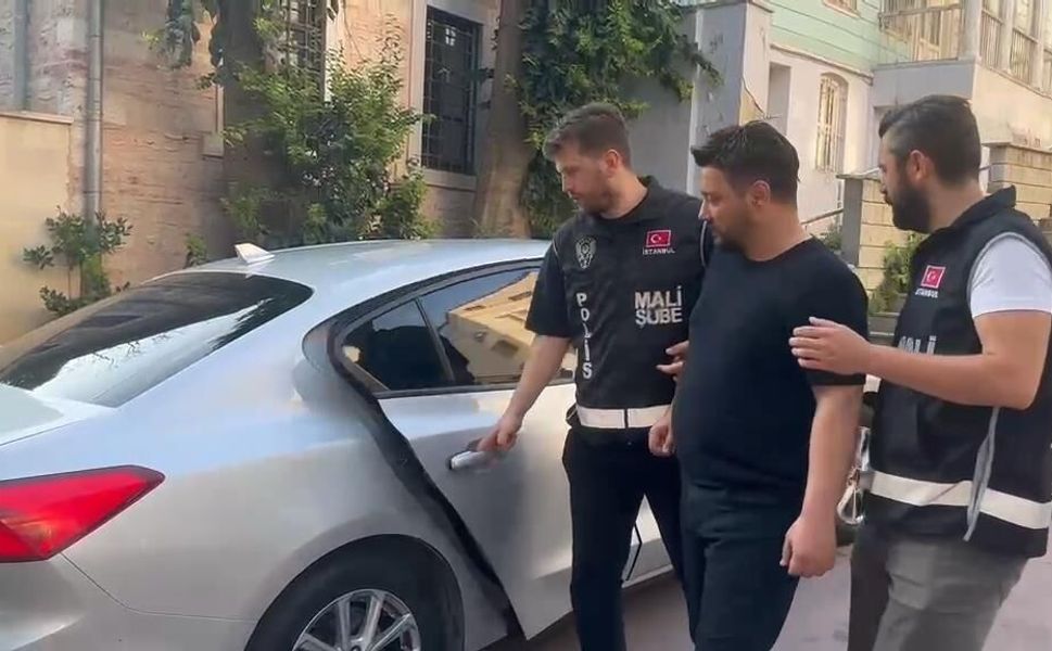 Oğuzhan Uğur dahil 9 kişinin emniyetteki işlemleri sürüyor