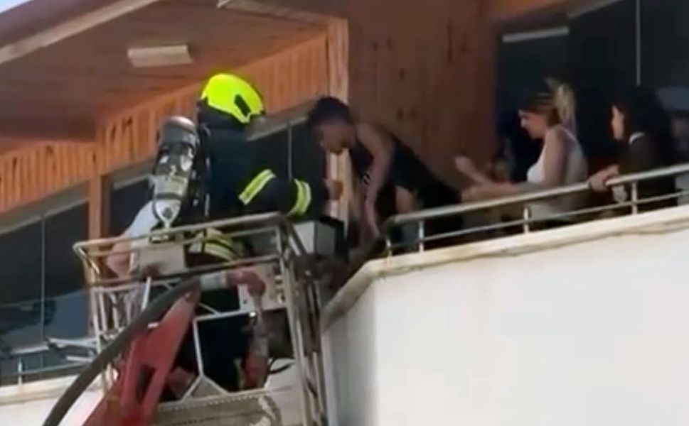 Otel odasında çıkan yangın söndürüldü; mahsur kalan 9 kişi kurtarıldı