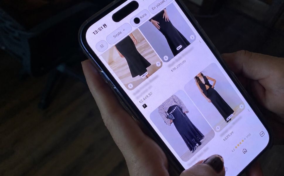 Mersin'de sıcaklar ve online alışveriş giyim esnafını zorluyor
