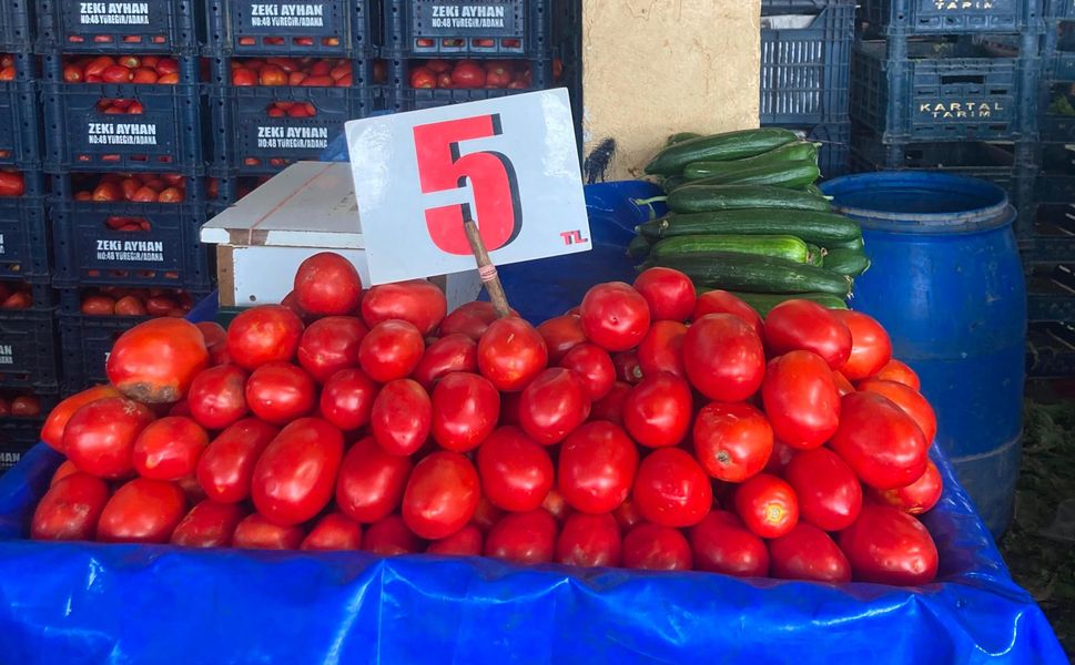 5 TL’lik domates paylaşımı pazarı karıştırdı