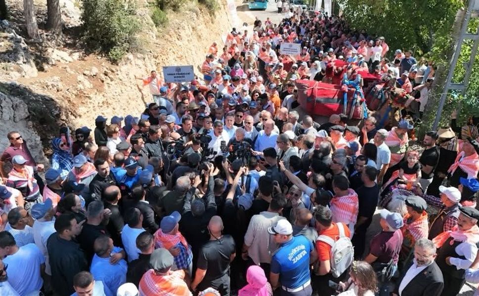 2. Kardeş Göçerler Yörük Etkinliği Temsili Göç Yürüyüşüyle başladı