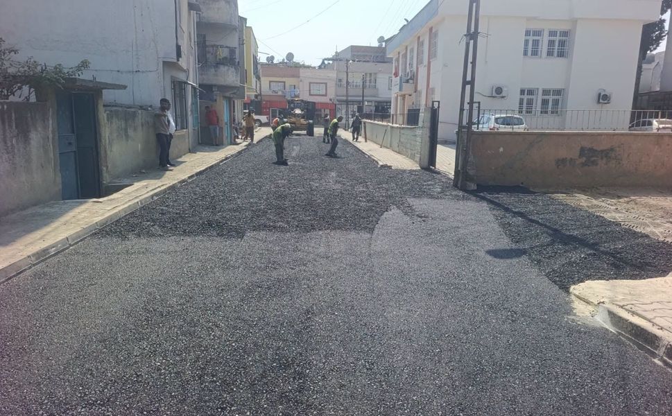 Akdeniz'de yol bakım ve onarım çalışmaları hız kazandı