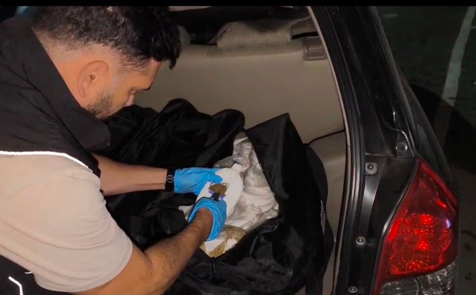 Mersin'de uyuşturucu operasyonu: 122 kilo 300 gram esrar ele geçirildi, 3 gözaltı
