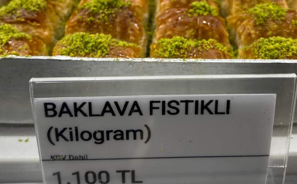 Mersin'de baklavanın kilosu bin 100 TL