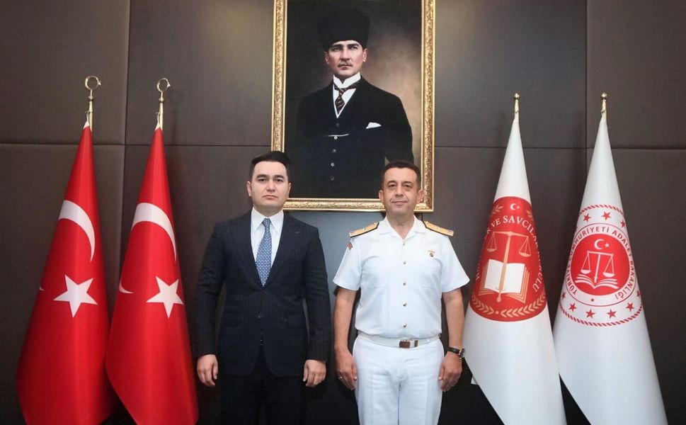 Sahil Güvenlik Komutanı Tuğamiral Alparslan Baysal’dan Başsavcı Yasin Emre’ye nezaket ziyareti